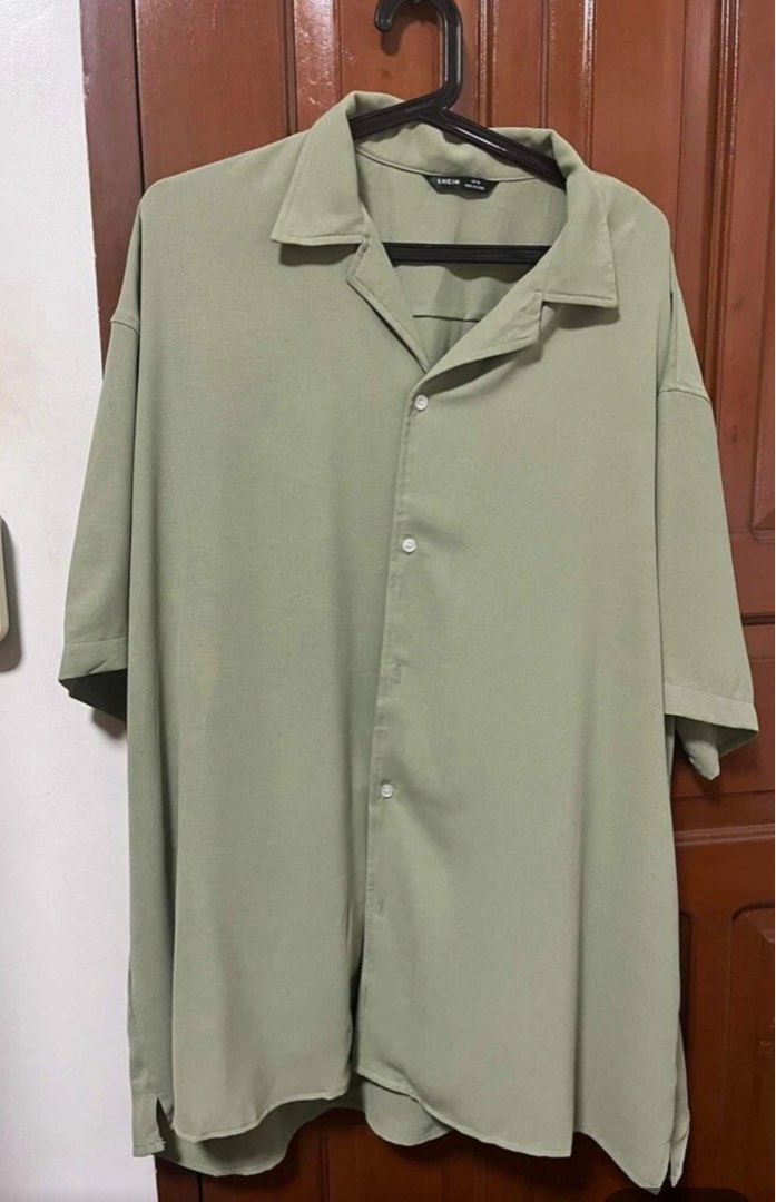 Oversized Shein Polo (Category: Tshirts & Polo Shirts ) located in Taguig. Submitted by amara2021 (Listing ID 1346408807, Image 1). Description: Shein Oversized Polo Medium Size.