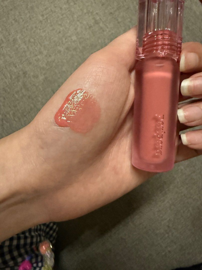 Peripera Water Bare Tint - 01 Announce Beige (Category: Makeup) located in Quezon City. Submitted by claireityyy (Listing ID 1346461987, Image 1). Description: swatched only rfs: shade doesnt suit me .