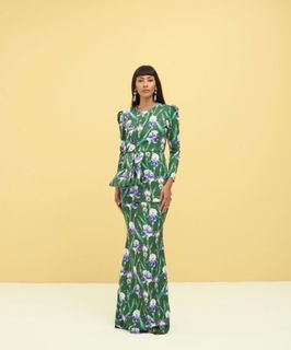 (Category: ) located in . Submitted by msfarah.closet (Listing ID 1346446617, Image 1). Description: .