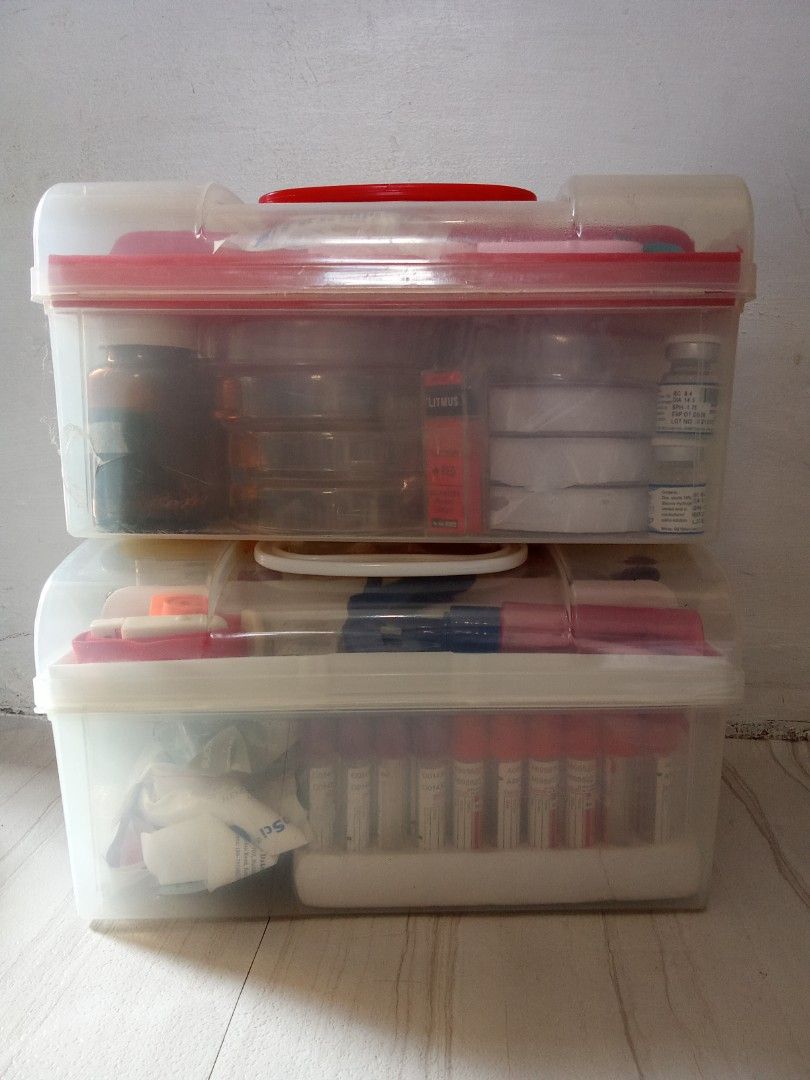 Phlebotomy Box / First Aid Kit with assorted contents (Category: Medical Supplies & Tools) located in Marikina City. Submitted by casa_shoppe (Listing ID 1346465945, Image 1). Description: Contents will depend on the availability. Petri Dish Test tube Graduated Cylinder Beaker Vacutainer Syringes Butterfly Pipette Tips Blood Bag stand Heater Weighing Scale Glass slides And many more.
