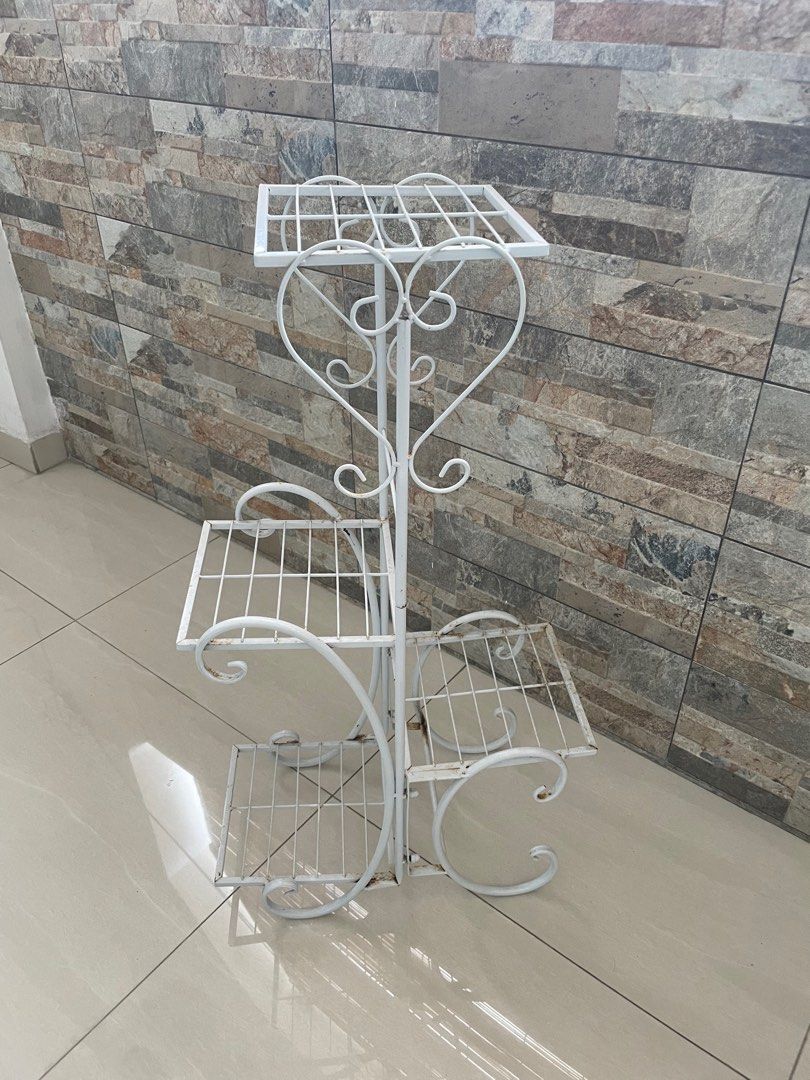 Plants stand (Category: Pots & Planters) located in Singapore. Submitted by kat1704 (Listing ID 1346350050, Image 1). Description: Plants stand Condition 8/10 Self collection at Bt Batok Light weight Size -height 80 width 40cm.