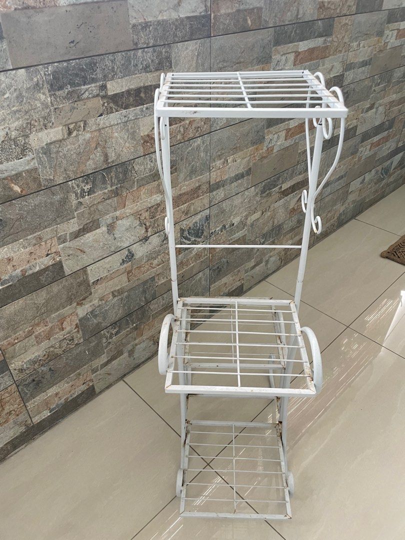 Plants stand (Category: Pots & Planters) located in Singapore. Submitted by kat1704 (Listing ID 1346350050, Image 3). Description: Plants stand Condition 8/10 Self collection at Bt Batok Light weight Size -height 80 width 40cm.