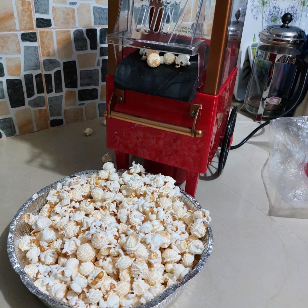 Popcorn Maker electric (working) (Category: Cookers) located in Cavite. Submitted by Mavee (Listing ID 1342995092, Image 3). Description: Electric Popcorn Maker, so easy to use and is working' RFS , wala po nagamit gift sa lolo at lola kaso di mahilig sa popcorn.