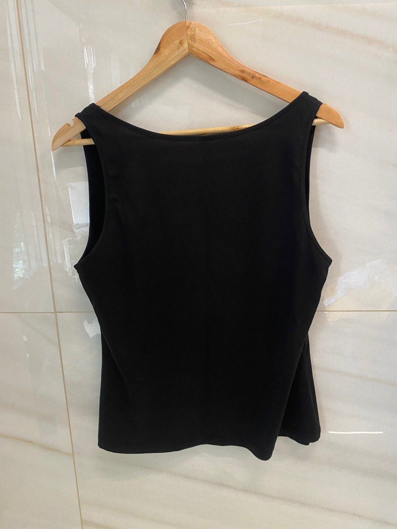Shein Curve Black Sleeveless Sando Top (Category: Sleeveless) located in Manila. Submitted by declutterwithme08 (Listing ID 1346340213, Image 3). Description: - 1XL on tag.