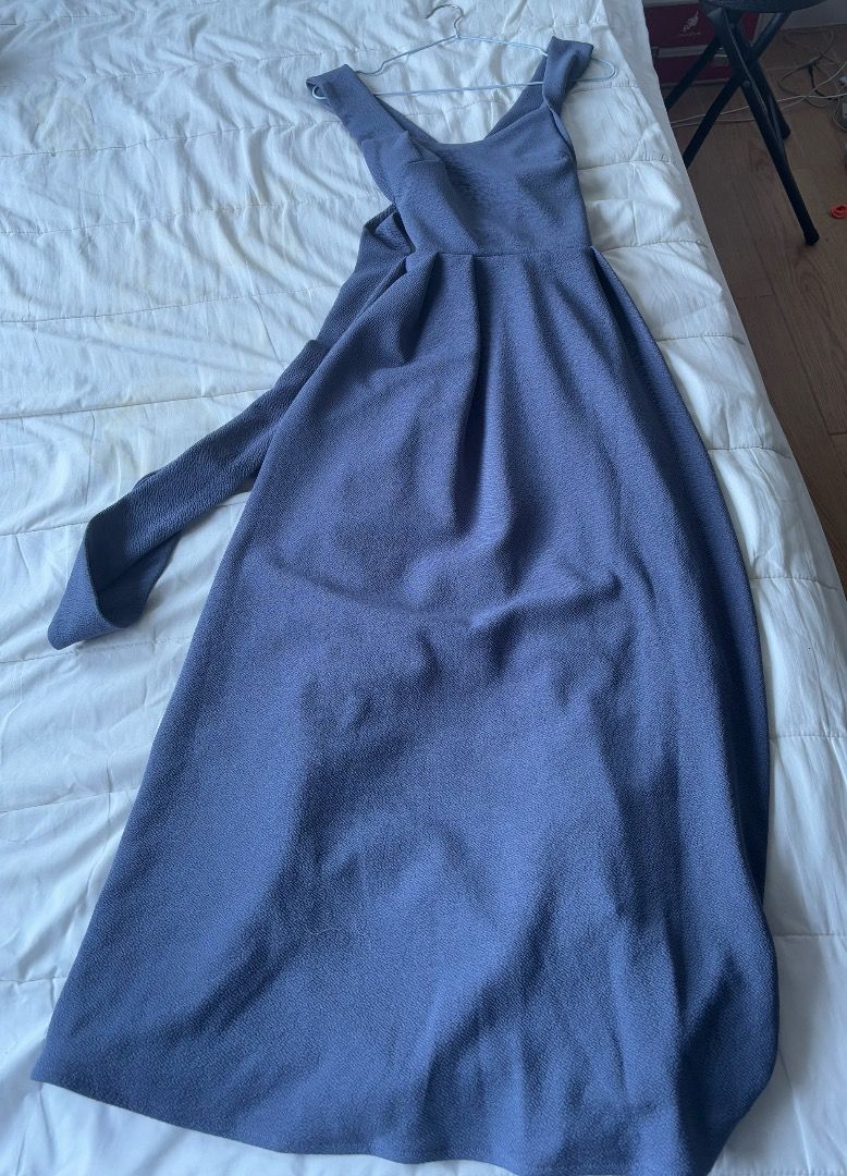 Shein formal dress (Category: Evening dresses & gowns) located in Manila. Submitted by jvchan__ (Listing ID 1341837778, Image 3). Description: Size: medium rfs: mali yung color para sa wedding na aattendan.