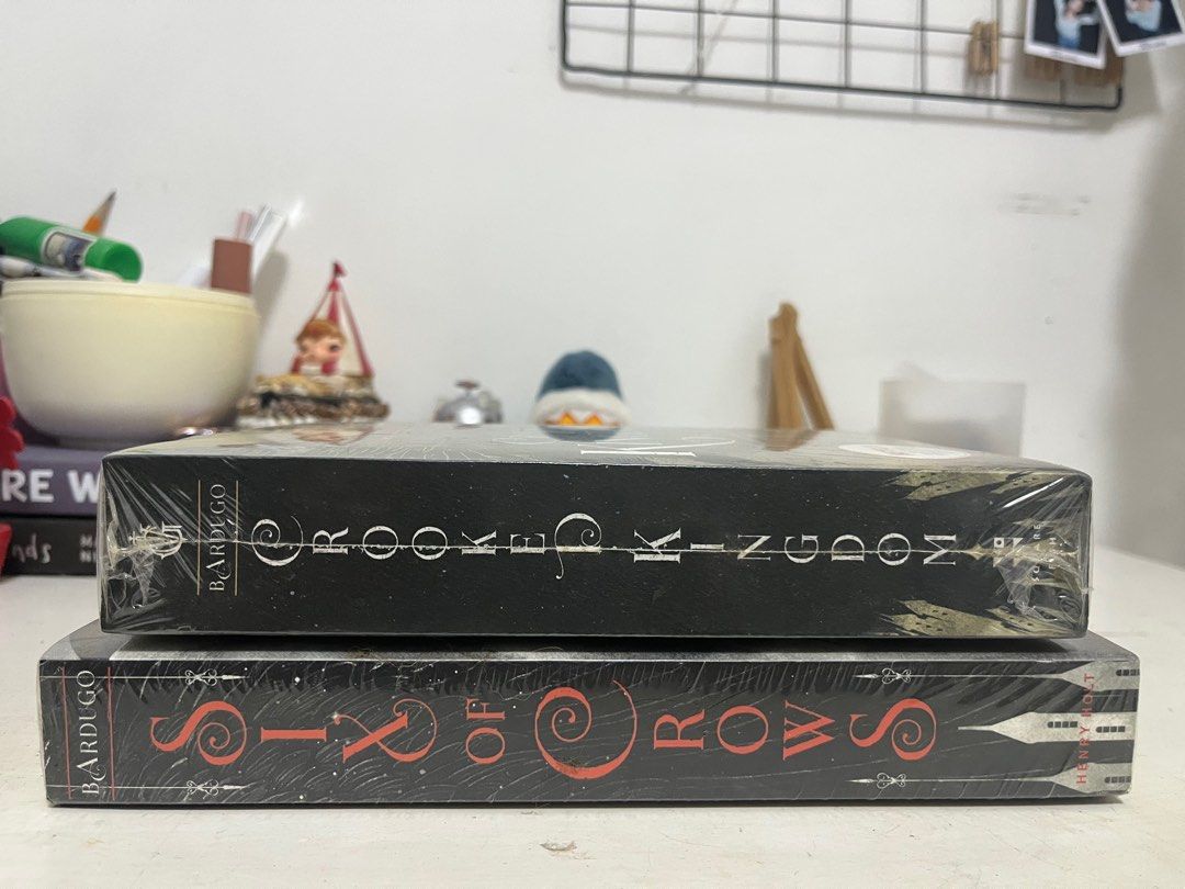Six of Crows Duology (Category: Storybooks) located in Dagupan City. Submitted by riptidehyunjin (Listing ID 1346305256, Image 1). Description: BRAND NEW Six of Crows Duology by Leigh Bardugo - Six of Crows is slightly larger in size pm for more photos!.