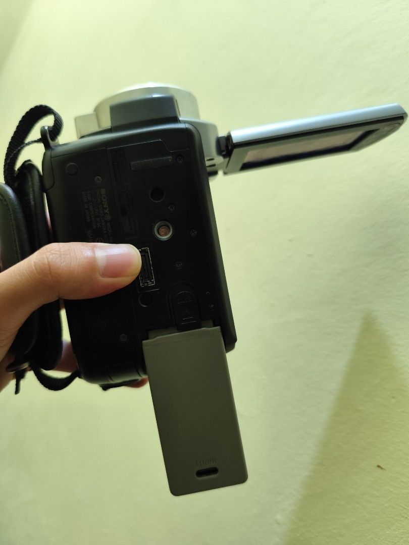 Sony dcr-sr220(ghost touch) (Category: Video Cameras) located in Manila. Submitted by artdisc (Listing ID 1346471956, Image 3). Description: sometimes encountering ghost touch(issue).