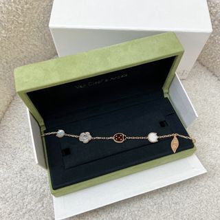 (Category: ) located in . Submitted by brands_lover (Listing ID 1346341501, Image 1). Description: .