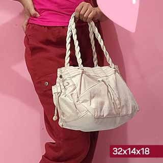 (Kategori: ) berada di . Dikirim oleh purple5875 (ID iklan 1346386944, Gambar 1). Deskripsi: .