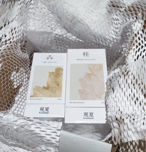 观夏tosummer 颐和金桂 OSMANTHUS decant (Category: Fragrance & Deodorants) located in Singapore. Submitted by civiliancoat (Listing ID 1343077028, Image 3). Description: If you’re interested in the scent and wish to try out All decants are in glass atomizers!! Decant 观夏tosummer 颐和金桂 OSMANTHUS 观夏tosummer 三重茶 TRIPLETEA *** LEFT 2 ML x2 bottles *** 2ml - $18 *all new,limited quantity* 5ml - $20 **Last 3 Bottles** 10ml - $38.