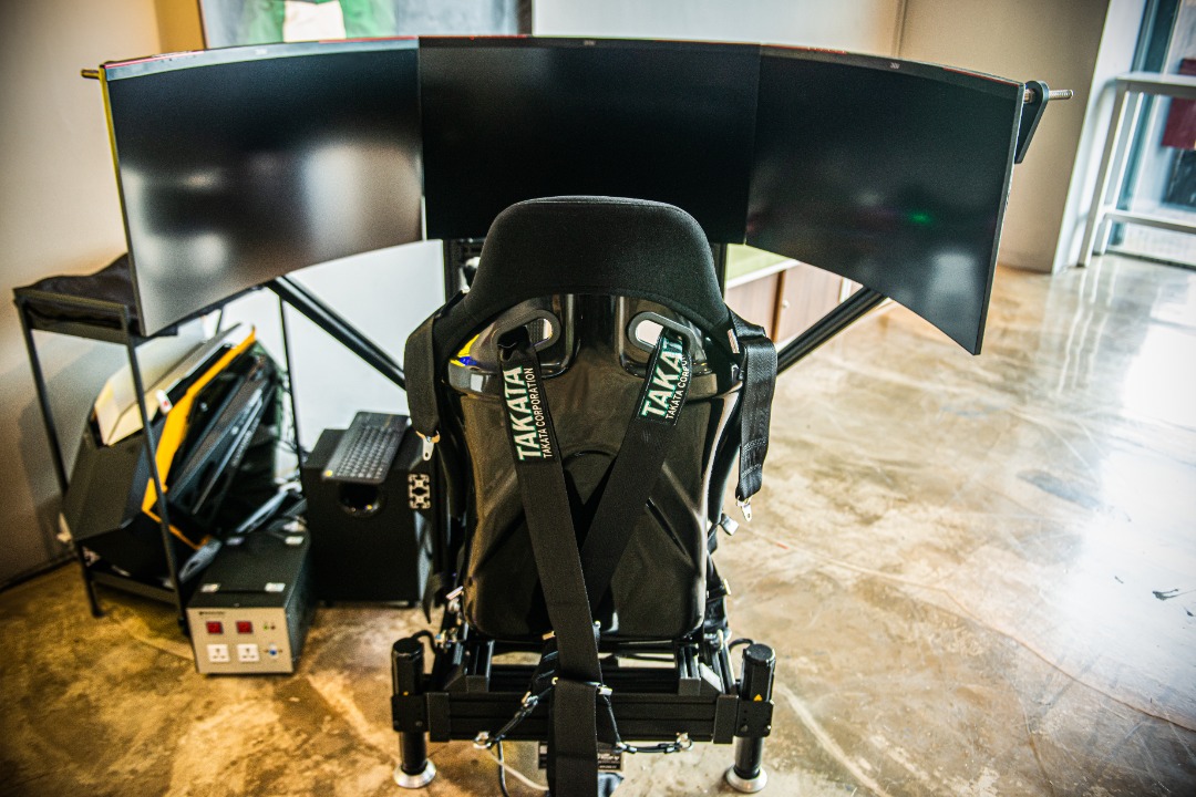 Triple Screen Motion Rig, Sports Equipment, Other Sports Equipment and ...