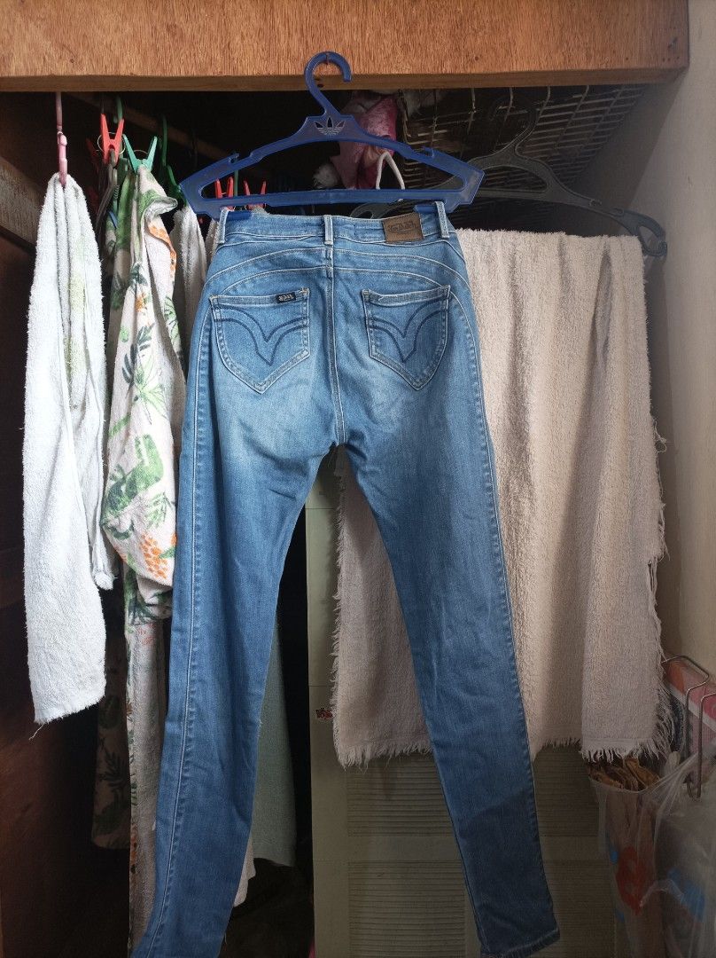 Vondutch Skinny Jeans (Category: Jeans) located in Malabon City. Submitted by chanafy (Listing ID 1346310635, Image 3). Description: original von dutch low rise skinny jeans blue denim size 26 no flaws zipper working.