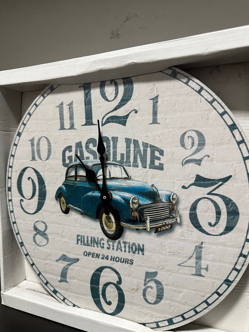 Wall Retro Clock (Category: Clocks) located in Singapore. Submitted by its.shahol (Listing ID 1346469913, Image 3). Description: Simple decor clock for home use.