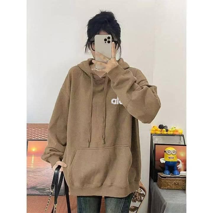 Alo jacket (Category: Coats, Jackets and Outerwear) located in Manila. Submitted by minidivisoria (Listing ID 1395844772, Image 1). Description: .