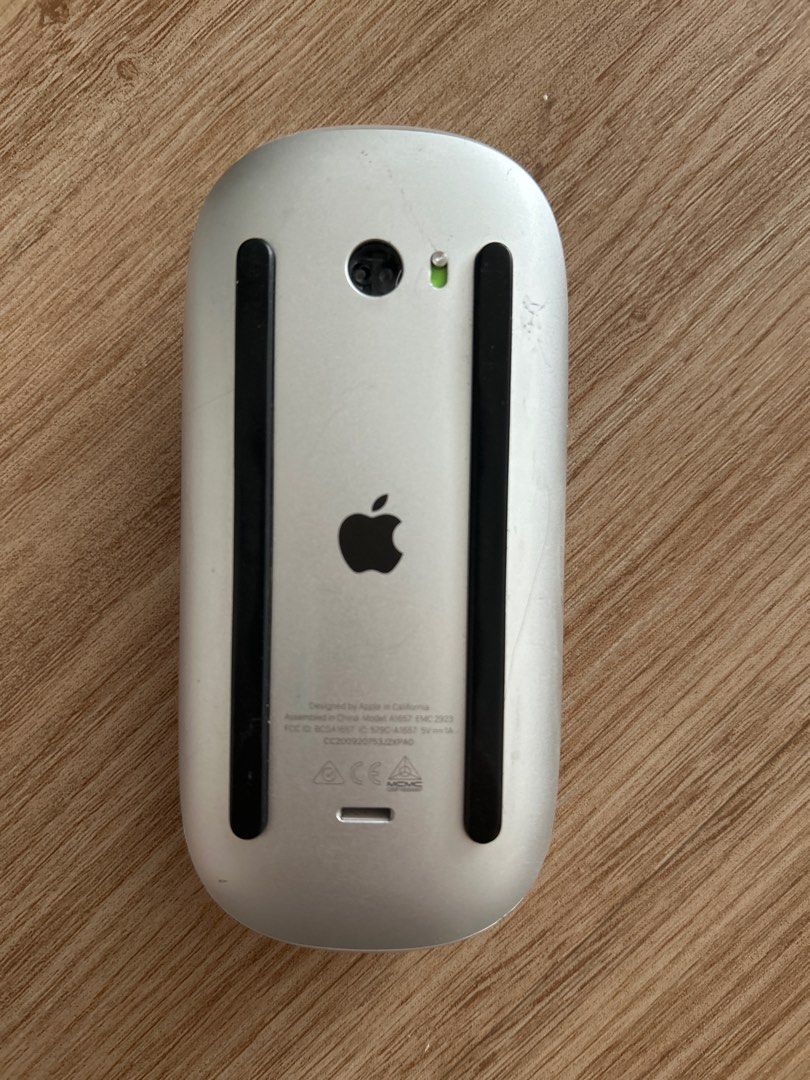 Apple Magic Mouse (Category: Mouse & Mousepads) located in Singapore. Submitted by lion1935 (Listing ID 1395736282, Image 3). Description: - Includes original box - Fully functional - Ready to use - Ideal for Mac setup.