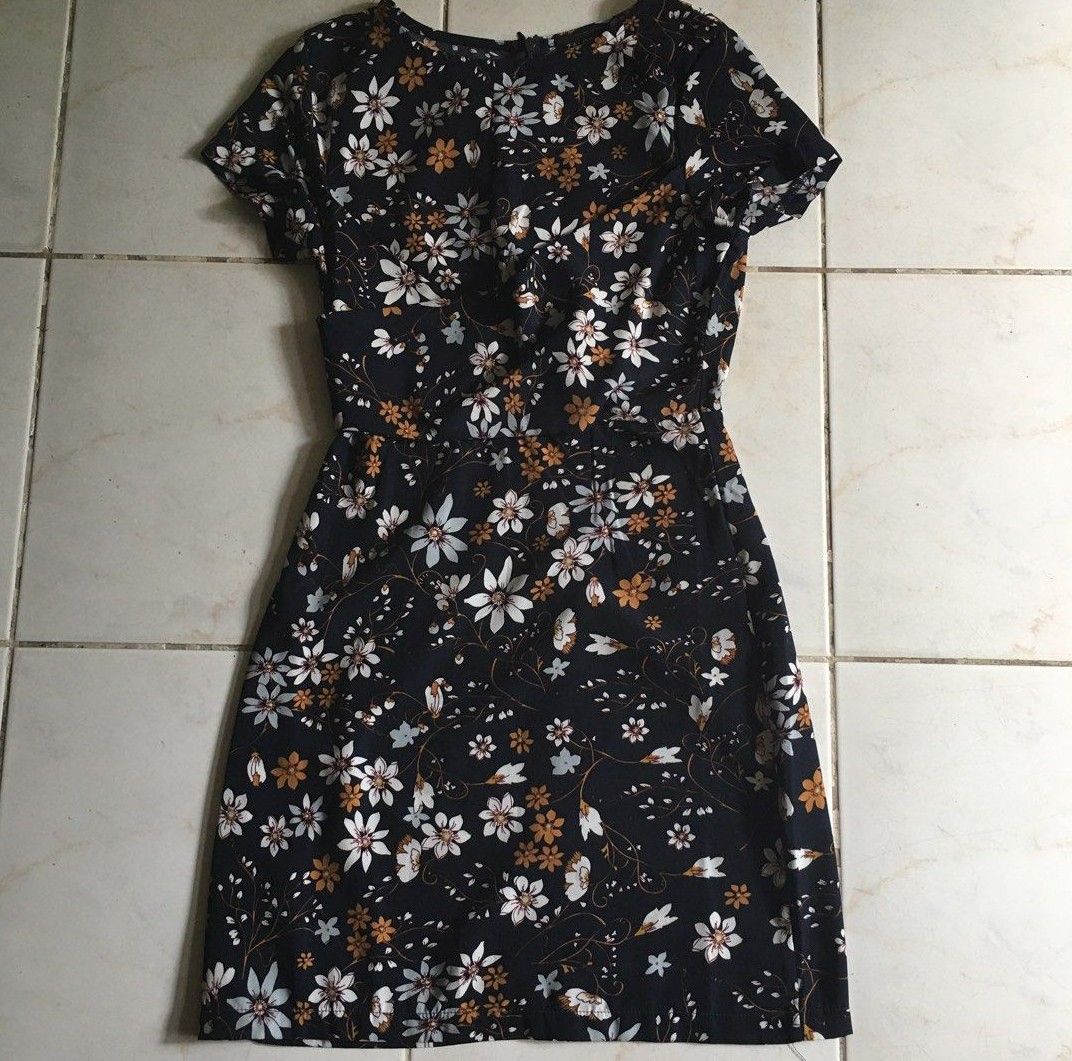 Dress (Something Borrowed, Zalora, Regatta) (Category: Dresses) located in Dagupan City. Submitted by einalem.declutters (Listing ID 1395871998, Image 2). Description: Dress from Something Borrowed, Zalora, Regatta 800 pesos each message for more pictures.