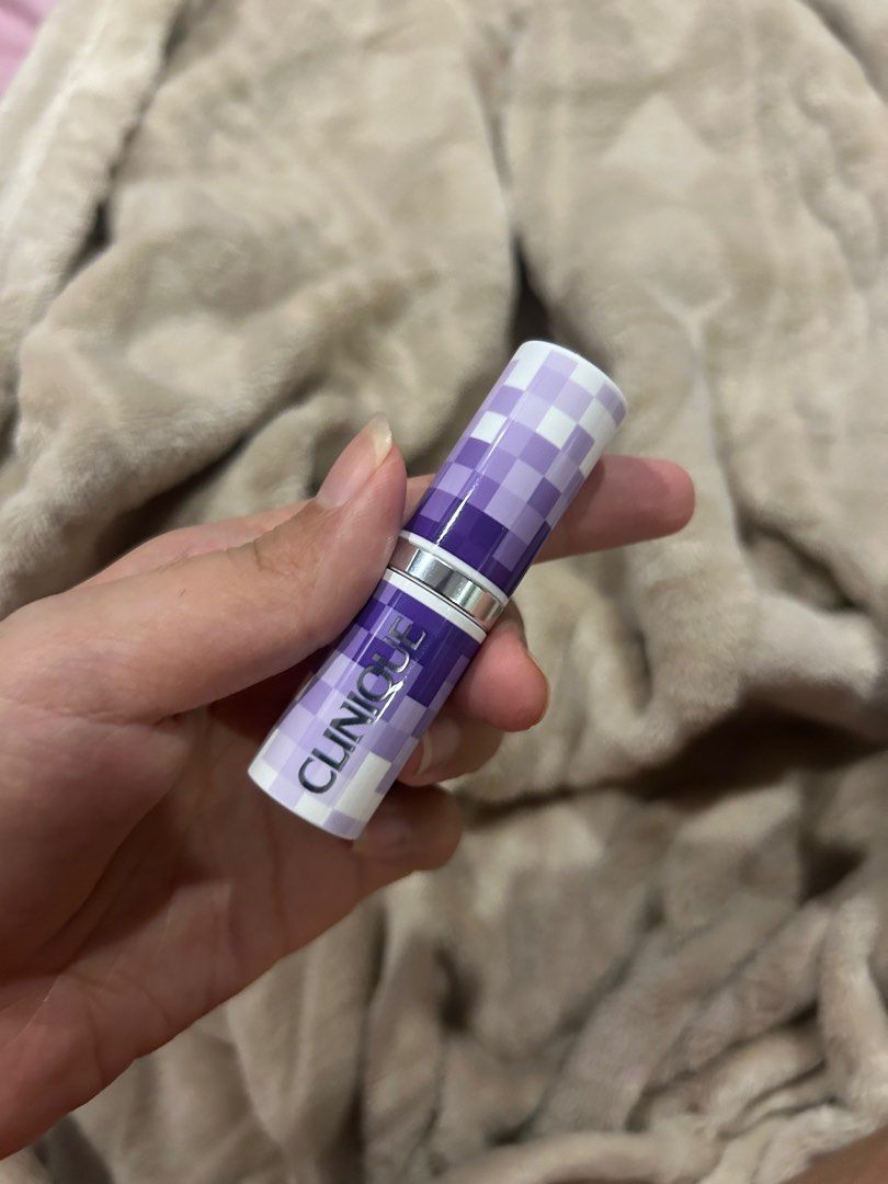 Clinique Pop Lip Colour + Primer - Cherry Pop (Category: Makeup) located in Las Pinas. Submitted by skyeeyks (Listing ID 1395778554, Image 1). Description: In color: Cherry Pop Brand new Bought from the xmas set, this one is unused since i dont use red lippies :).