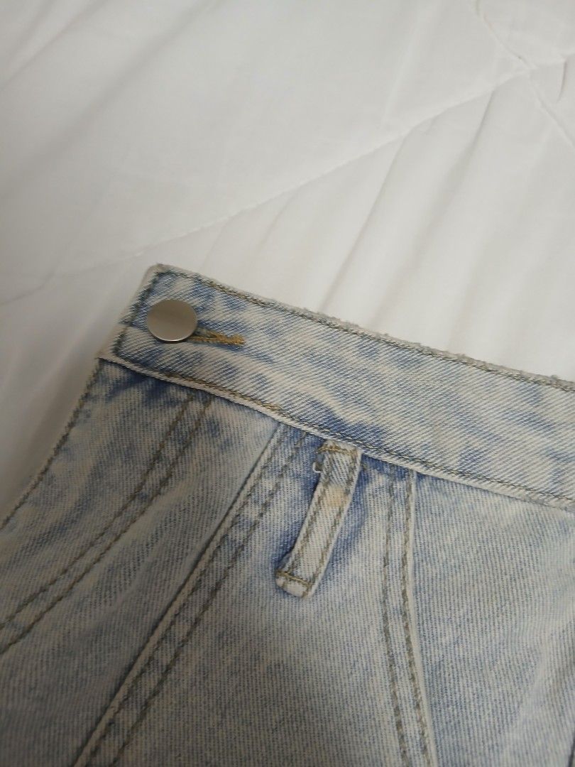 Denim Shorts (Category: Shorts) located in Makati City. Submitted by abbydeclutters (Listing ID 1395896825, Image 3). Description: the perfect light blue denim shorts. would keep but it doesn't fit me anymore 😔 with small minor yellow stain by the belt section .