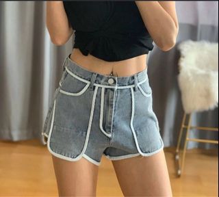 (Category: ) located in . Submitted by breadiiii (Listing ID 1395906011, Image 1). Description: .