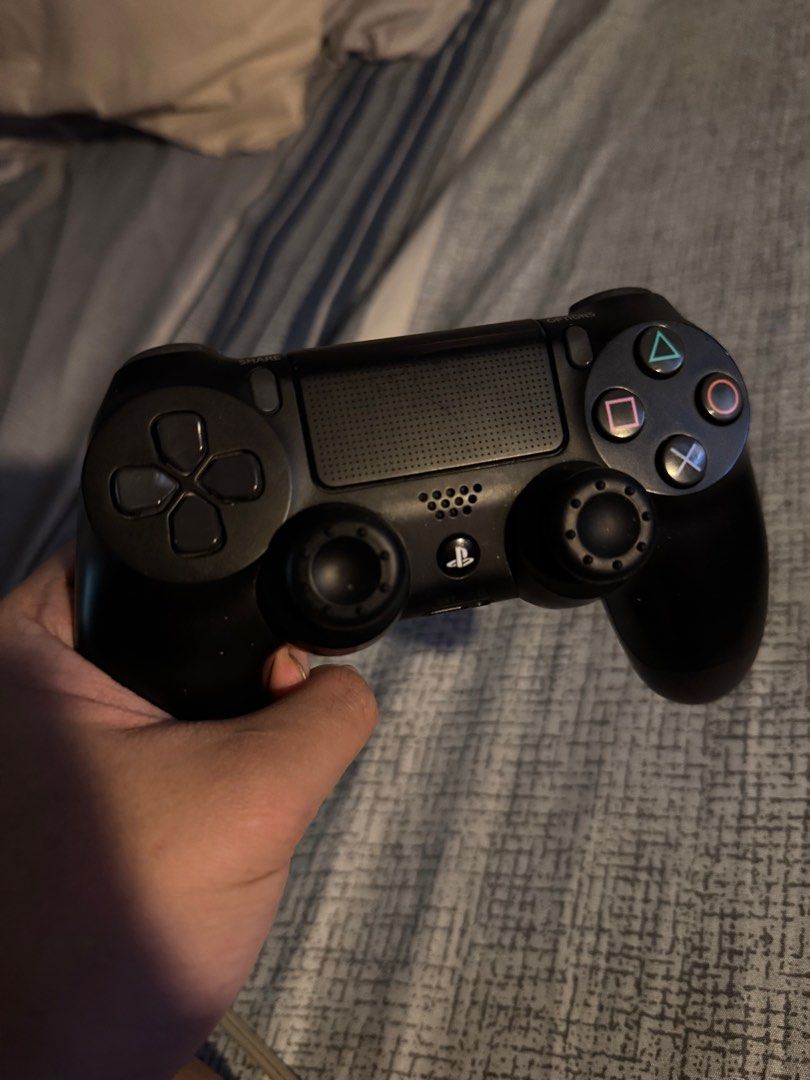 DualShock V2 Original PS4 controller (Category: Controllers) located in Pasig City. Submitted by robbiseraphin (Listing ID 1395834423, Image 1). Description: Selling: DualShock 4 v2 original controller. Pwede din sa computer. Issue: no rubber for analog sticks. Custom cover nalang ginamit. Item is in Pasig for only 800 php ♥️ —— PM on Facebook or text me at 09150578164 for any questions! s.