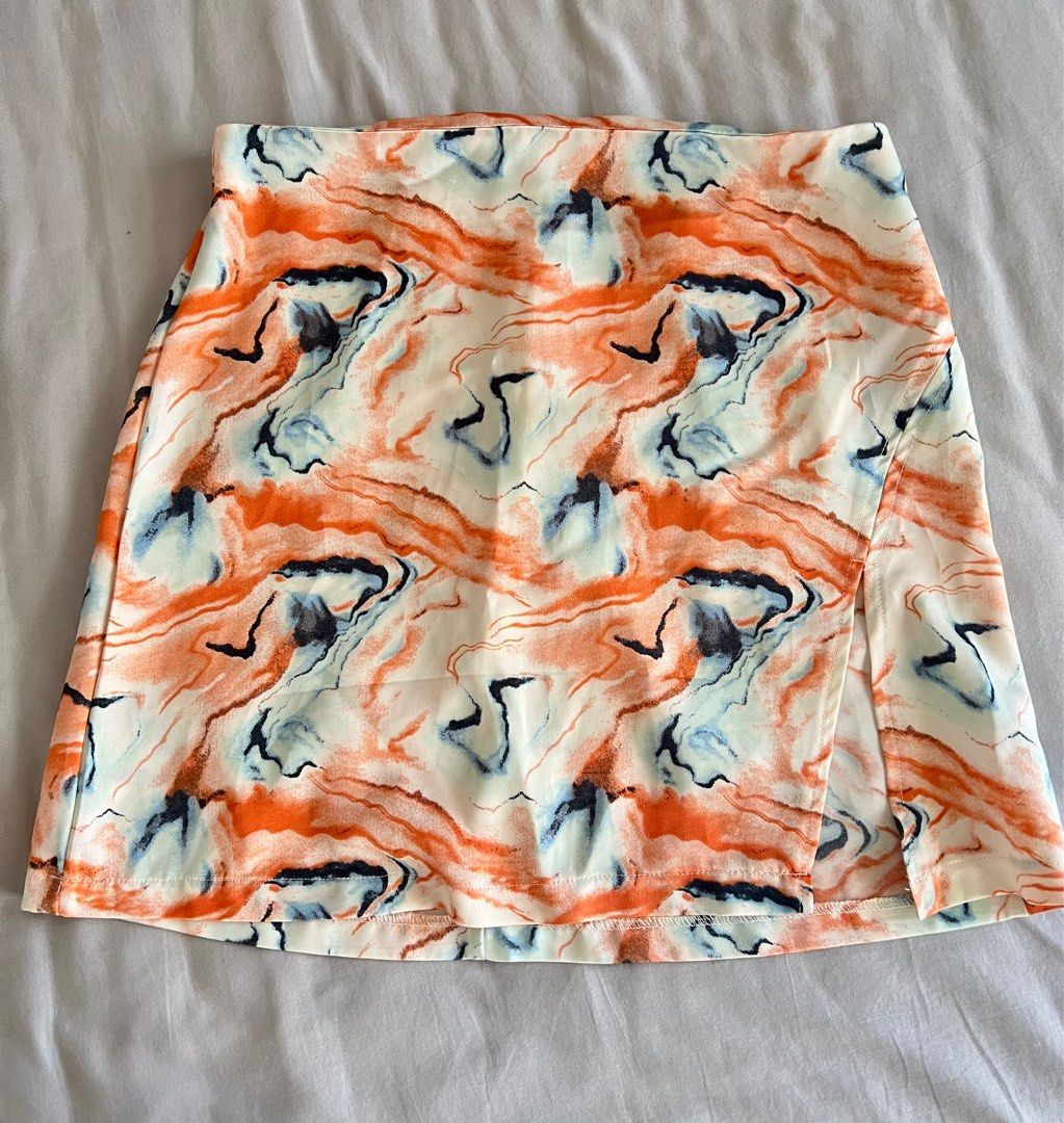 F1 printed coordinates summer blouse and skirt set (Category: Sets or Coordinates) located in Quezon City. Submitted by bubspreloved (Listing ID 1395865057, Image 2). Description: Used once in an event. Top is S, skirt is M.