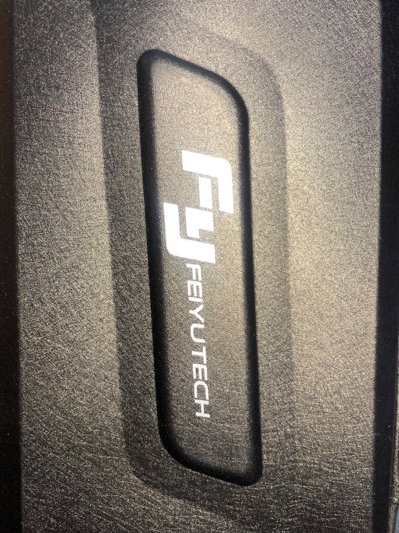 Feiyu Tech G6 Plus (Category: Gimbals & Stabilizers ) located in Quezon City. Submitted by itsmecece (Listing ID 1395744858, Image 2). Description: Was given to me by my uncle buy i dont know how to use it. Can give discount for sure buyer..