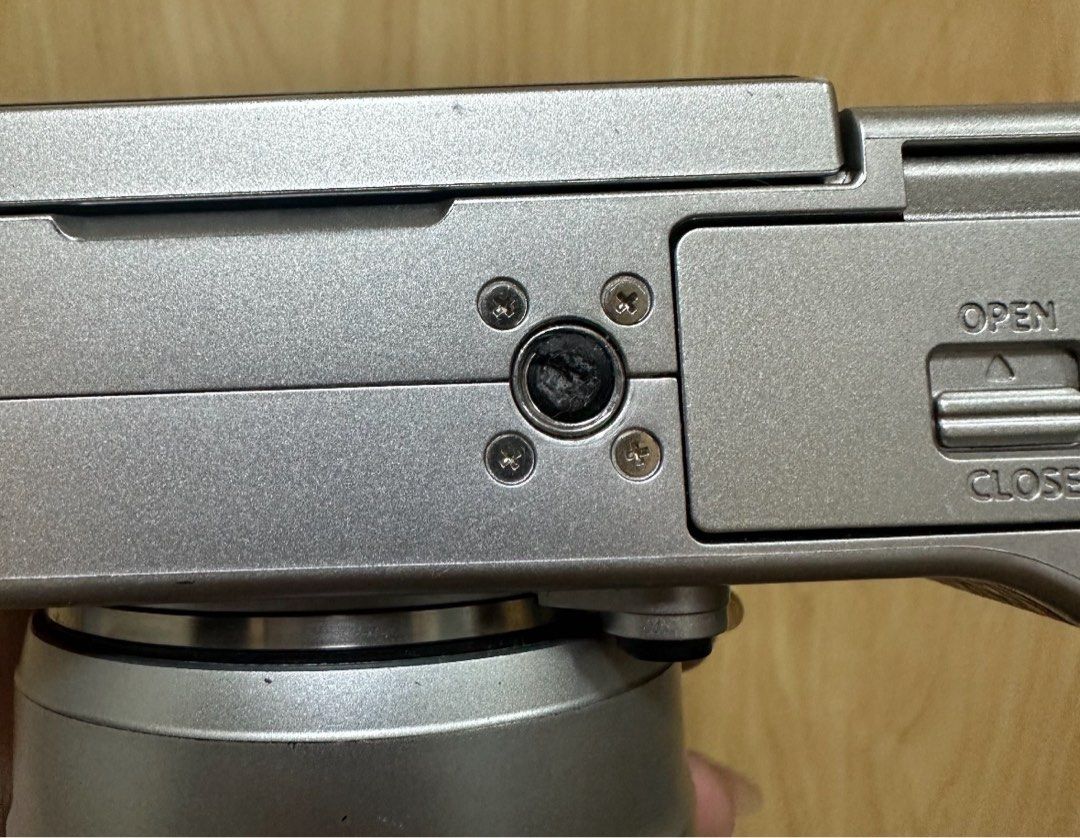 Fujifilm X-A10 Camera with Lens (Category: Cameras) located in La Paz. Submitted by sugarnspice123 (Listing ID 1395909704, Image 3). Description: - Fujifilm X-A10 camera - Silver body with brown grip - Comes with camera strap - Includes black lens cap - Rechargeable Battery - USB cable & Adapter (orig) RFS: Need funds MOP: BDO/Gcash Issue is yung kabitan ng tripod na stuck po kasi yung before na nilagay na tripod pero matatangal pa naman siya. Qu