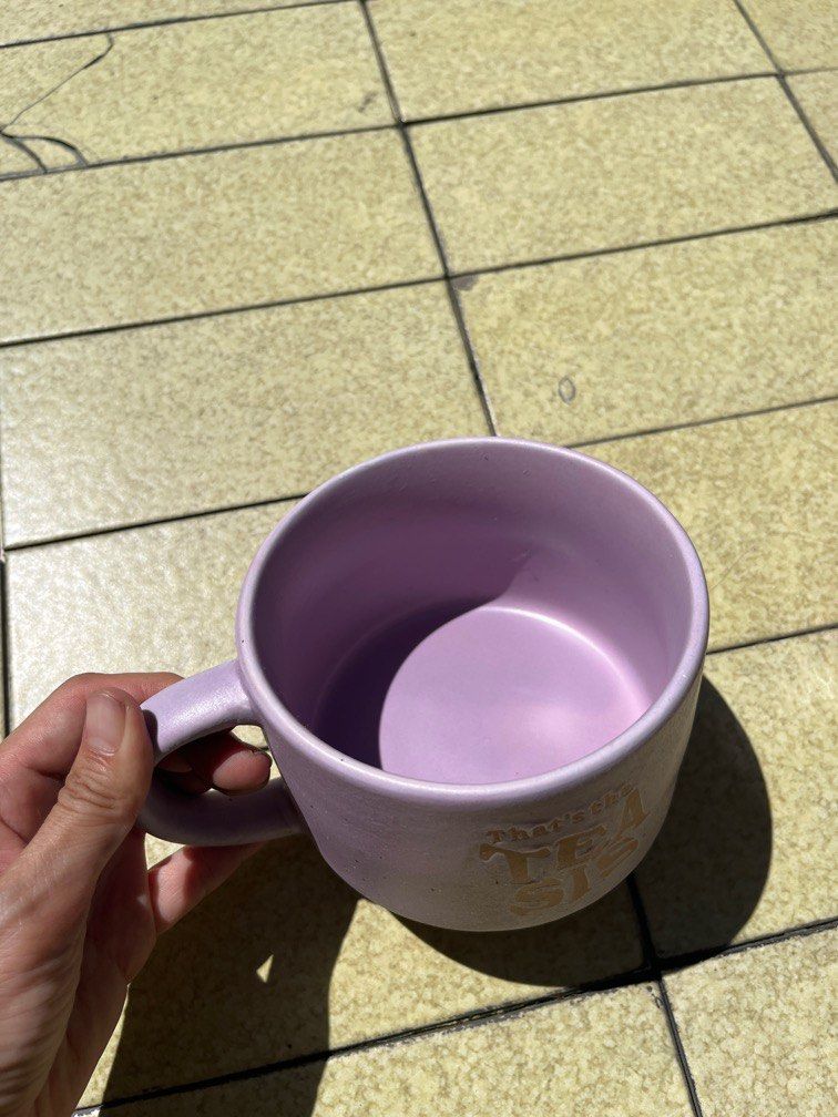 giant mug/cup/ soup bowl (Category: Coffee & Tea Tableware) located in Pasig City. Submitted by baulukay (Listing ID 1395779914, Image 2). Description: giant violet mug/bowl purchased for 599 for a shoot, never used. DM me your offer!.