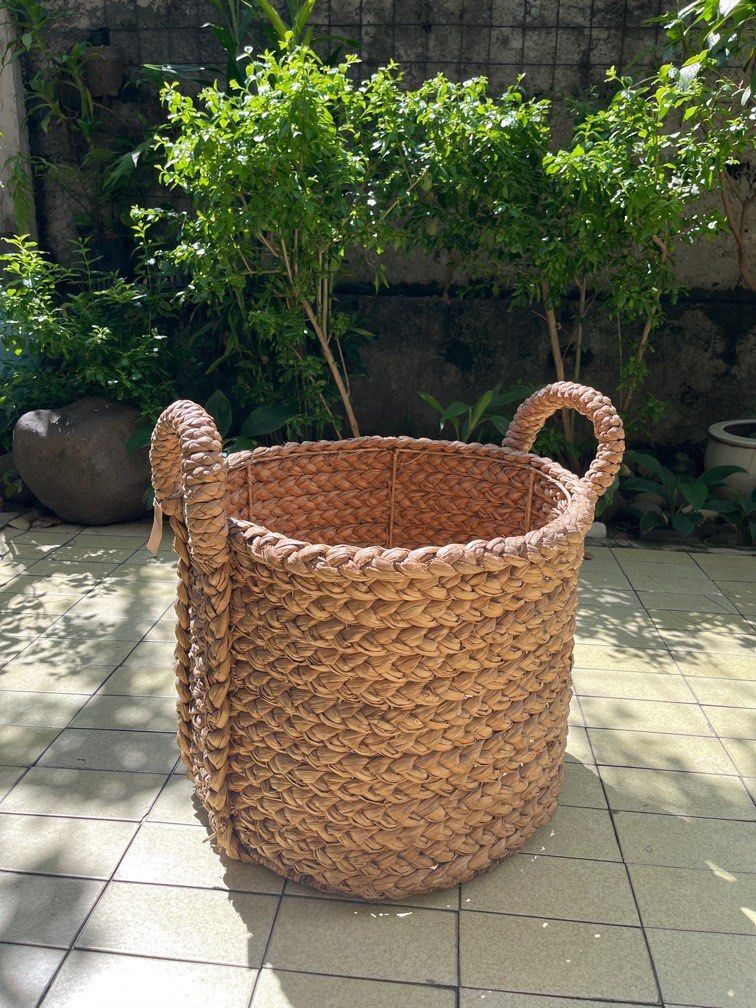 giant woven basket/hamper (Category: Storage Boxes & Baskets) located in Pasig City. Submitted by baulukay (Listing ID 1395784298, Image 2). Description: gorgeous hand woven basket/ laundry hamper. crate and barrel export quality. great for dirty clothes or keeping away linens/children’s toys or clutter in a chic way! west elm pottery barn h&m home ikea.