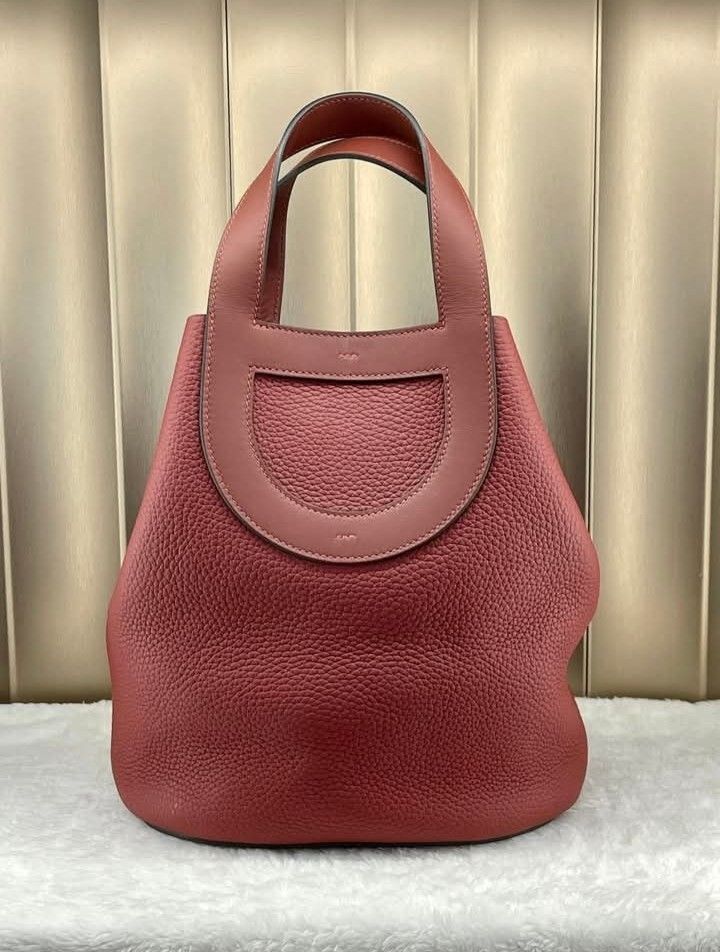 HERMES (Category: Luxury Bags & Wallets) located in Mandaluyong City. Submitted by mitchdujali (Listing ID 1395892440, Image 3). Description: Hermes In the Loop bag Brand new 497k.