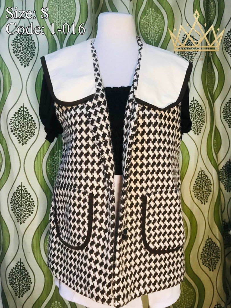 Houndstooth Vest with White Collar (Category: Vests) located in Caloocan City. Submitted by sparkleupcouture1 (Listing ID 1395735820, Image 1). Description: Houndstooth vest with white collar and brown trim. Sleeveless, button closure. Any 3 items from my shop LESS 100.