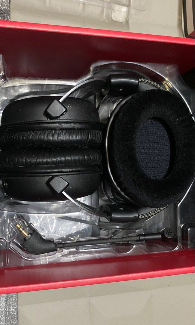 HyperX Cloud 2 (Category: Headphones & Headsets) located in Kota Bharu. Submitted by hazl11 (Listing ID 1395755256, Image 2). Description: Headphone Gaming Hyperx Cloud 2 Untuk Di Letgo Leather head cushion dh terkoyak sbb lama tk pakai earpad leather barai sikit tpi dh ada replacement tinggal tukar Condition 7/10.