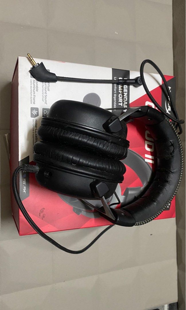 HyperX Cloud 2 (Category: Headphones & Headsets) located in Kota Bharu. Submitted by hazl11 (Listing ID 1395755256, Image 1). Description: Headphone Gaming Hyperx Cloud 2 Untuk Di Letgo Leather head cushion dh terkoyak sbb lama tk pakai earpad leather barai sikit tpi dh ada replacement tinggal tukar Condition 7/10.