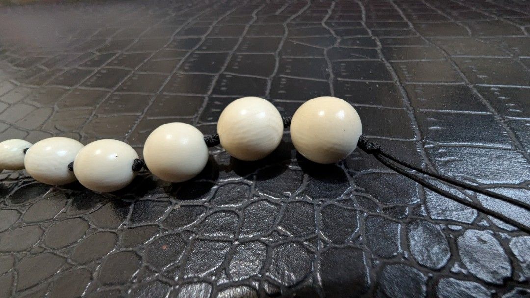 Ivory bracelet - Antique beaded bracelet (Category: Luxury Accessories) located in Cavite. Submitted by luckygingerivy (Listing ID 1395802911, Image 3). Description: Antique ivory beads, pre-ban. Perfect for collectors. .