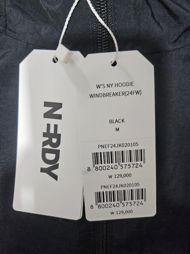 Jacket (Category: Coats, Jackets and Outerwear) located in Singapore. Submitted by dipodipo (Listing ID 1395779759, Image 4). Description: Brand new black jacket, can use for about 10 degrees coldest,.