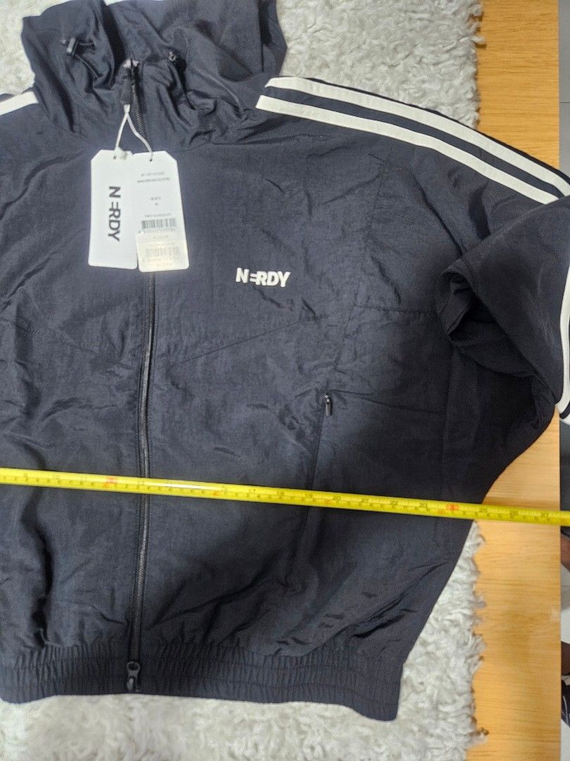 Jacket (Category: Coats, Jackets and Outerwear) located in Singapore. Submitted by dipodipo (Listing ID 1395779759, Image 3). Description: Brand new black jacket, can use for about 10 degrees coldest,.