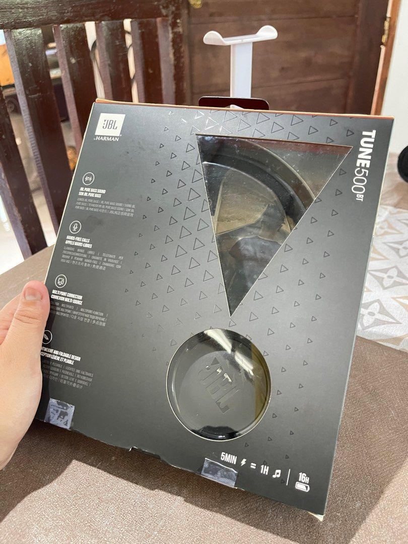 JBL Tune 500BT (Category: Headphones & Headsets) located in Cainta. Submitted by andyandradeee (Listing ID 1395757422, Image 2). Description: Nabili sa Saudi nung tito ko for pasalubong nabuksan lang for testing pero di nagamit nakatambak lang.