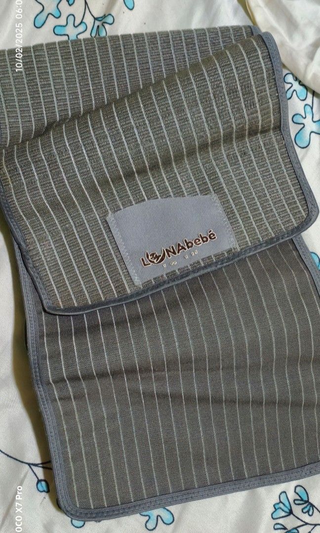 LunaBebe Postpartum Belly Wrap (Category: Maternity Care) located in Caloocan City. Submitted by luluonlineshop (Listing ID 1395918251, Image 2). Description: - LunaBebe postpartum belly wrap - Designed for postpartum support - Adjustable velcro closure Used this after giving birth. Size L/XL. My waist is 40 inches. Rfs: not using it anymore. Thank you!.