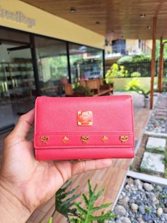 (Category: ) located in . Submitted by luxestreetbags (Listing ID 1395779347, Image 1). Description: .
