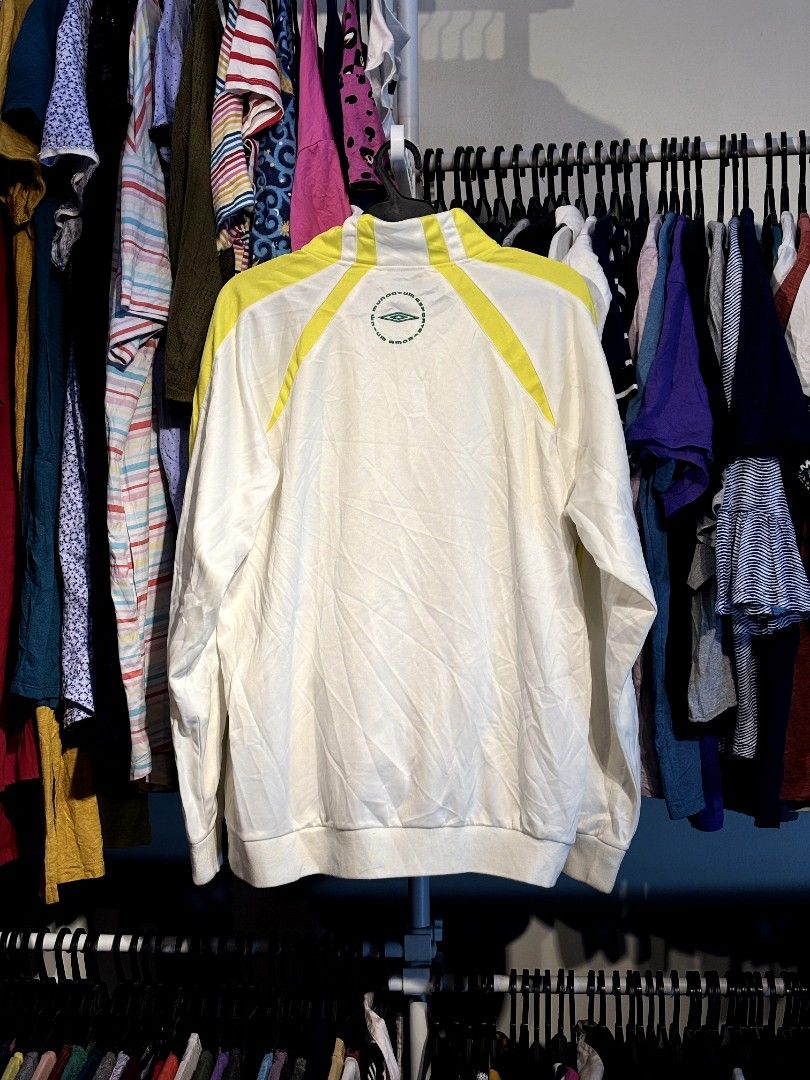 Mens Umbro Brazil Track Jacket (Category: Coats, Jackets and Outerwear) located in Los Banos. Submitted by ayeeeel (Listing ID 1395913012, Image 2). Description: Mens Umbro Brazil Track Jacket SIZE : XL COLOR RATE : 10000000💥/ 10 CONDITION : LIGHTLY USED NO ISSUE Price + SF Courier : J&7 ‼️PWEDE TUMAWAD WAGLANG SAGAD‼️ LOCATION : LOSBAÑOS LAGUNA.