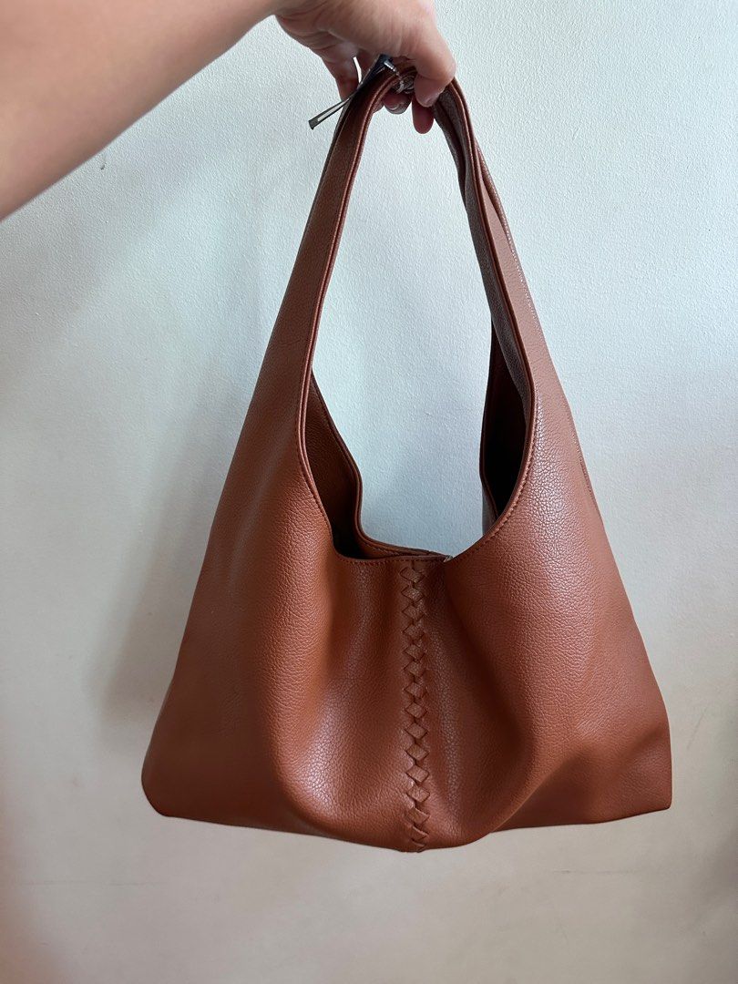 MimiLine Soft Leather Bag (from Korea) (Category: Shoulder Bags) located in Manila. Submitted by dtabante (Listing ID 1395923954, Image 1). Description: .