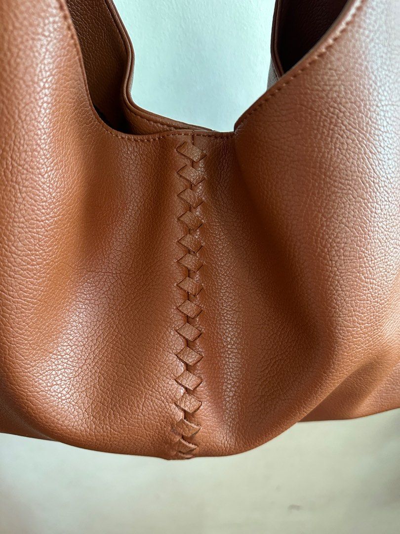 MimiLine Soft Leather Bag (from Korea) (Category: Shoulder Bags) located in Manila. Submitted by dtabante (Listing ID 1395923954, Image 2). Description: .