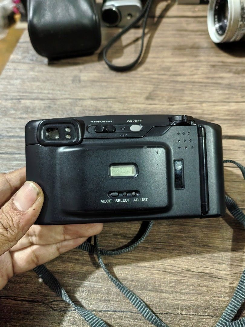 Minolta Panorama Zoom 135 (Category: Cameras) located in Cebu City. Submitted by dudes_villanueva (Listing ID 1395920572, Image 3). Description: Minolta Panorama Zoom 135 (also known as Minolta Riva Zoom 135EX) Note: Tested - Non-Functional. Sold as is. All sales final and non-refundable. For Parts or repair. 📌35mm point-and-shoot film camera. 📌Features: It has a 38-135mm f/3.5-9.2 macro zoom lens, autofocus, auto-exposure, built-in flash with 