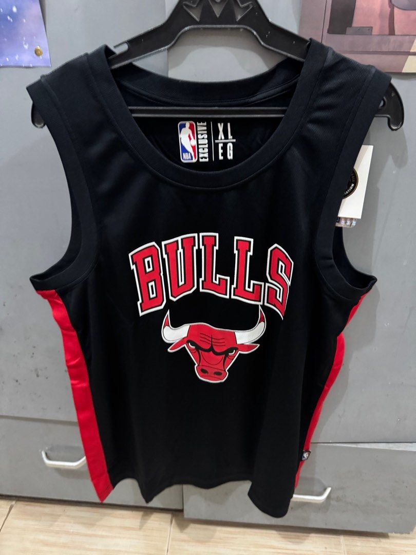 NBA Chicago Bulls Jersey XL (Category: Activewear) located in Las Pinas. Submitted by joneldizon (Listing ID 1395835072, Image 1). Description: For sale only! Nba jersey zach lavine black size XL Color black red Brandnew Never fit Dimes: 23”x30” Material: 💯 polyester Price: 900 below srp 1.5k Rfs: not my size Location: Robinson Las Pinas .