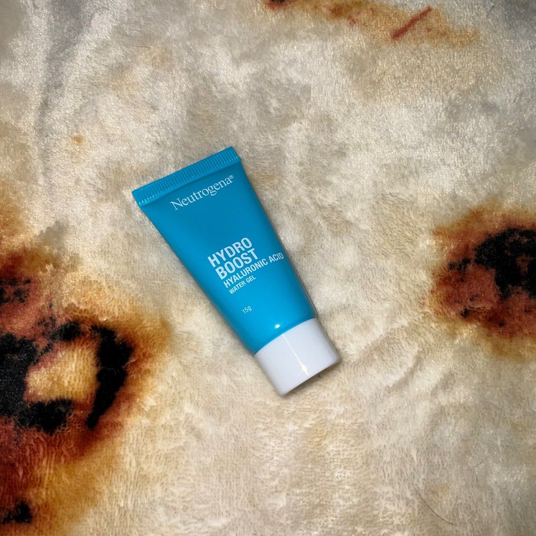 Neutrogena Hydro Boost Water Gel 15g (Category: Face Care) located in Manila. Submitted by randomlyyoursph (Listing ID 1395904769, Image 3). Description: Reason for sale: Decluttering (in other word, madami na po me gamit, ayaw ko ma expired sila dahil tinatambak ko lang sila, gets?) THIS IS ORIGINAL, ORIGINAL TALAGA AS IN! SF NOT INCLUDED EXP: 2028 Info: - Hydro Boost is supercharged with Natural - Moisturizing Factor (NMF) complex that compleme