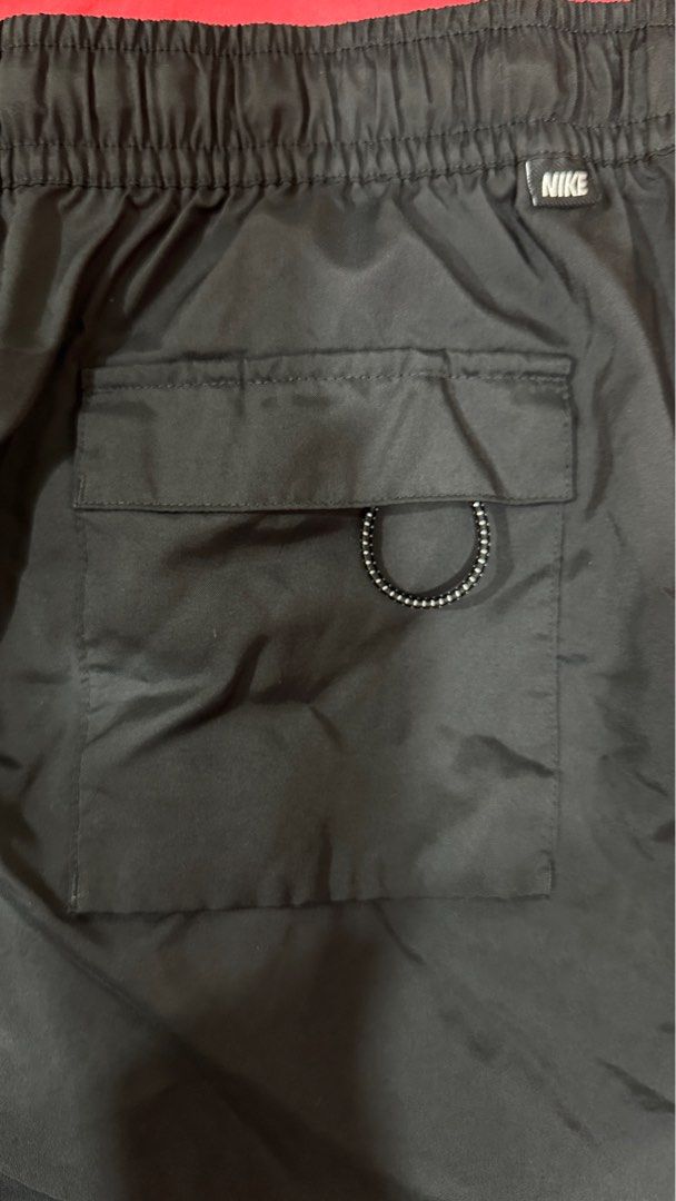 Nike Black Shorts XL (Category: Shorts) located in Quezon City. Submitted by seedfree (Listing ID 1395837980, Image 2). Description: - Black Nike shorts - Size: XL - Elastic waistband with drawstring - Nike logo detail - Back pocket Negotiable .