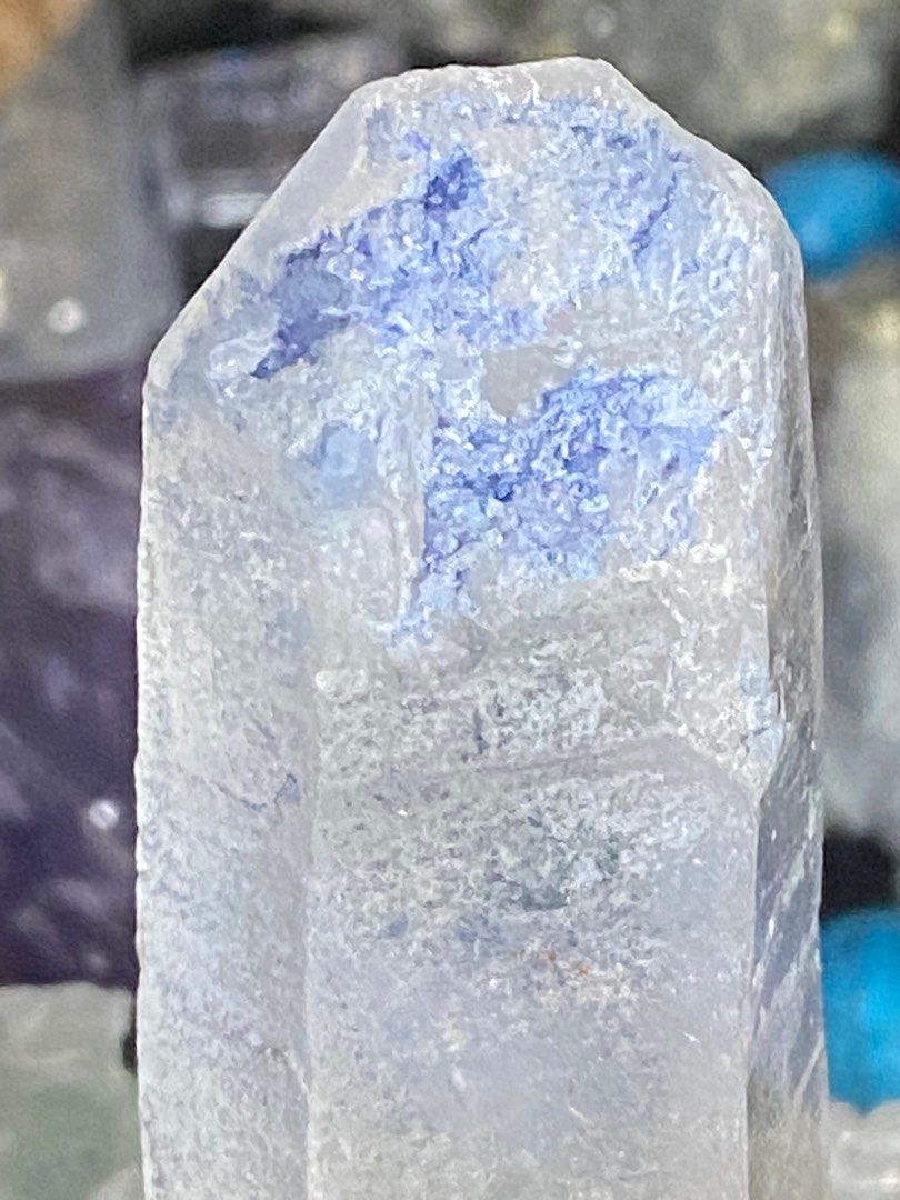 PAPAGOITE IN CLEAR QUARTZ NEGOTIABLE (Category: Precious Stones) located in Manila. Submitted by 168_luck (Listing ID 1395922363, Image 2). Description: Papagoite in Clear quartz RARE Papagoite quartz is a rare crystal known as the “Stone of Far Sight,” believed to enhance psychic abilities like clairvoyance and telepathy, and facilitate communication with spiritual realms and past lives. Metaphysically, it offers a benevolent, peace-filled energ