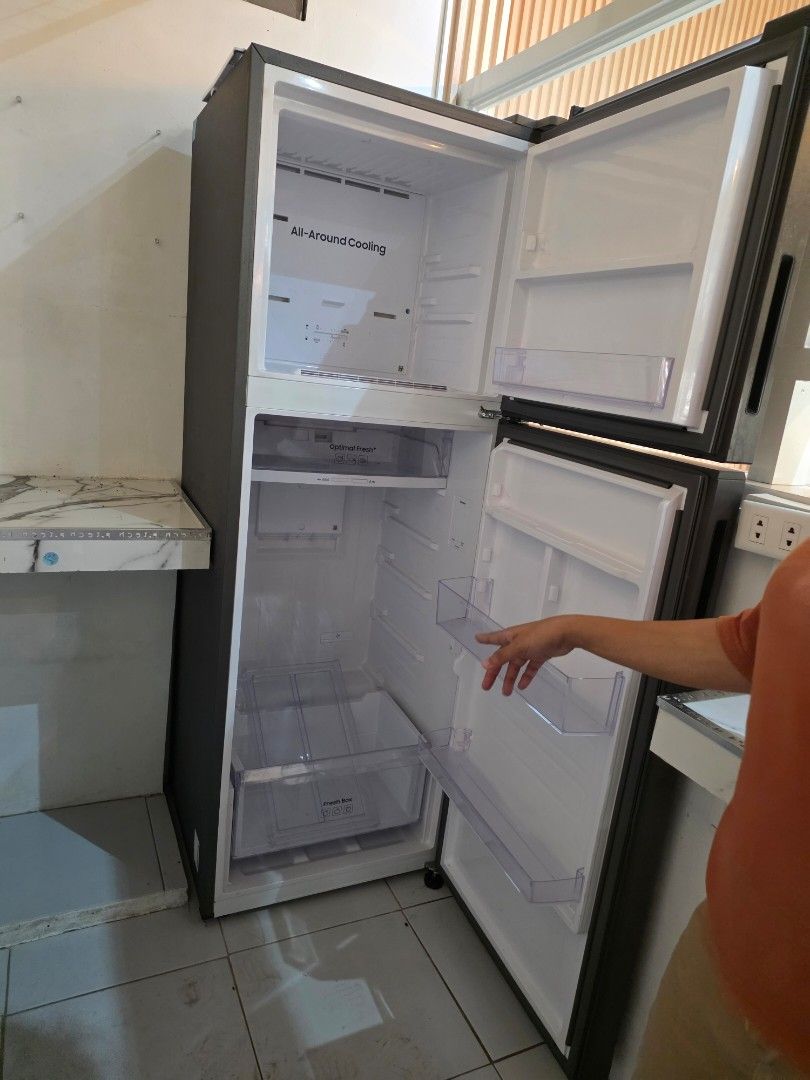 SAMSUNG TMF BESPOKE INV REF (Category: Refrigerators and Freezers) located in Manila. Submitted by carsel01 (Listing ID 1395836159, Image 2). Description: used for 3 months, can pass as new.