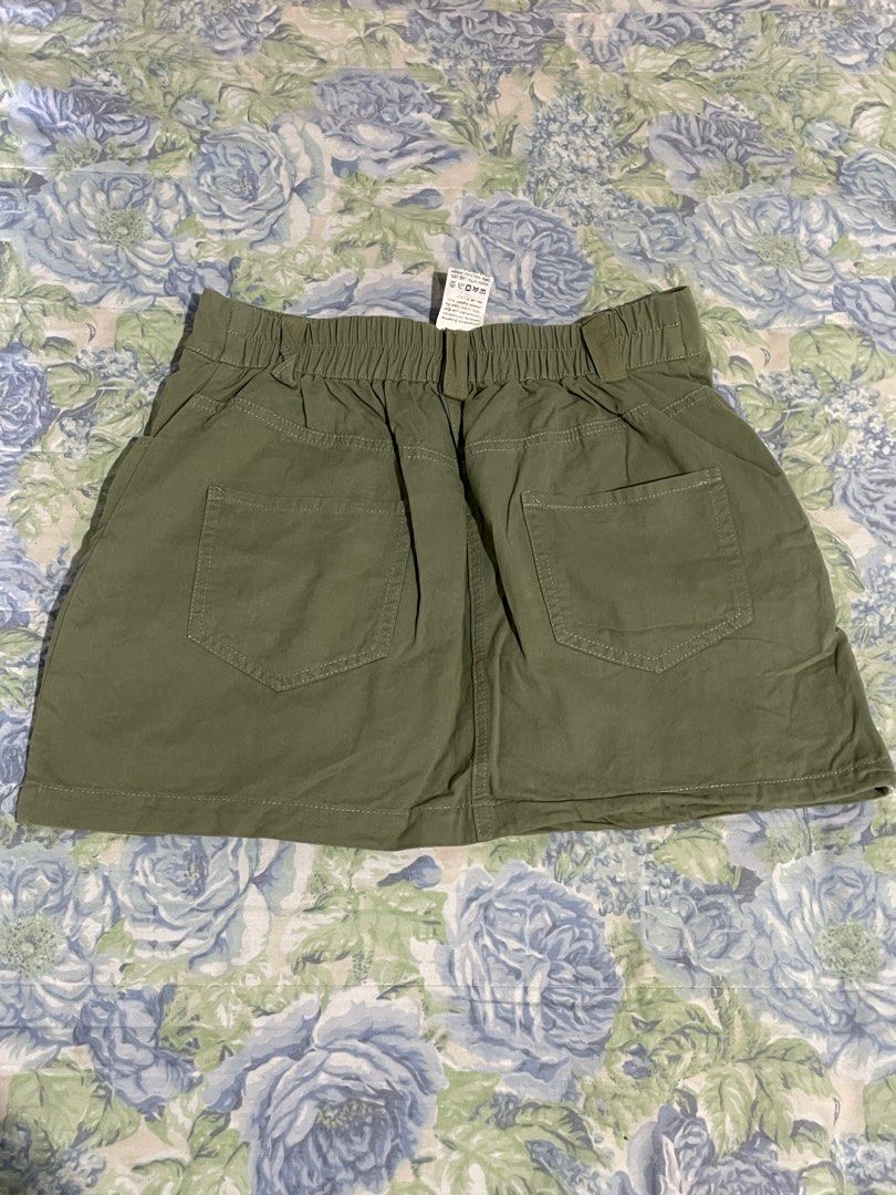 Shein Cargo skirt (Category: Skirts) located in Valenzuela. Submitted by riri_21 (Listing ID 1395814206, Image 3). Description: .