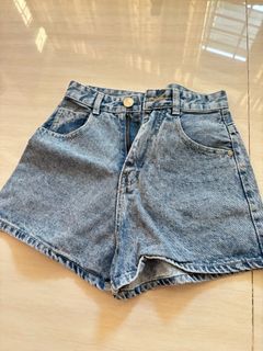 (Category: ) located in . Submitted by janetvuite01430 (Listing ID 1395747001, Image 1). Description: .